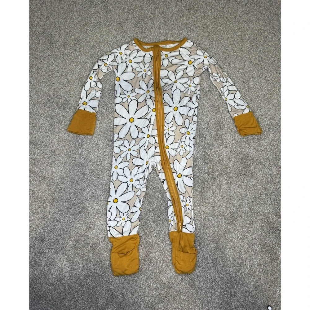 MIOZING Baby Sleeper One-Piece 3-6M Footed Zip Long Sleeve White/Yellow Floral